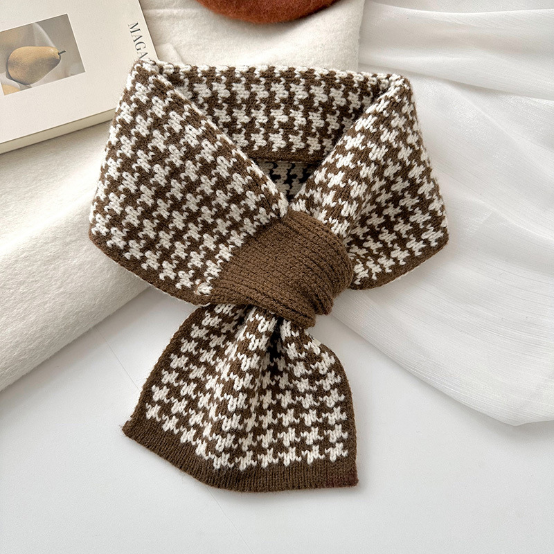 Nueva pata de gallo de punto pequeña bufanda para las mujeres Otoño e Invierno estilo coreano versátil cálido cuello perforado Protección decorativa bufanda collar
