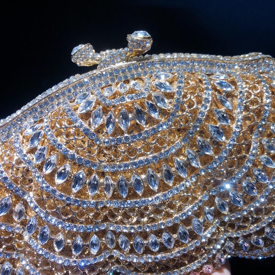 Túi clutch nữ đính đá dạ hội phong cách châu Âu — Nền vàng kim cương trắng, Đế Vàng Kim Cương, Màu vàng kim huyền ảo, Màu vàng kim