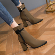 Z秋冬季尖头瘦瘦短靴女粗跟2024年新款优雅时尚高跟鞋网红马丁靴