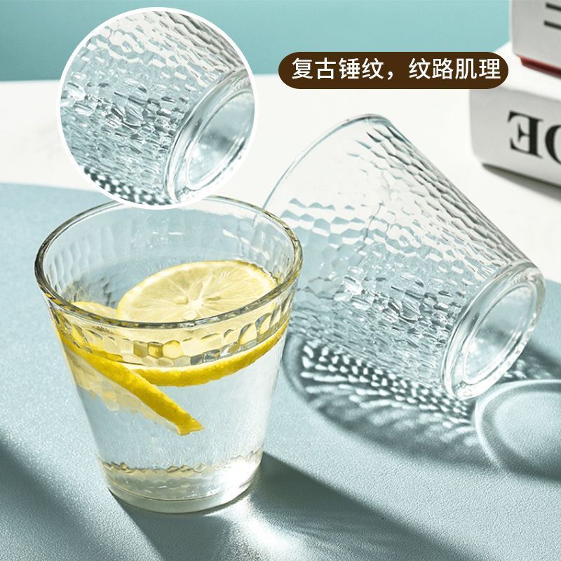 冷たい水筒のガラスは高温に耐えます。|undefined