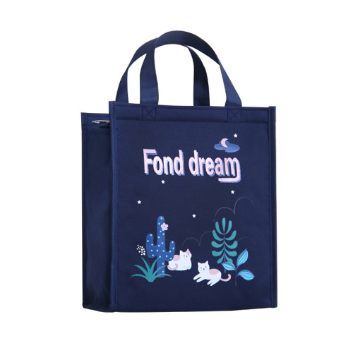 Office workers carrying lunch boxes with aluminum foil-lined thickened picnic tote insulated lunch bag lunch bag wholesale lunch insulation bag