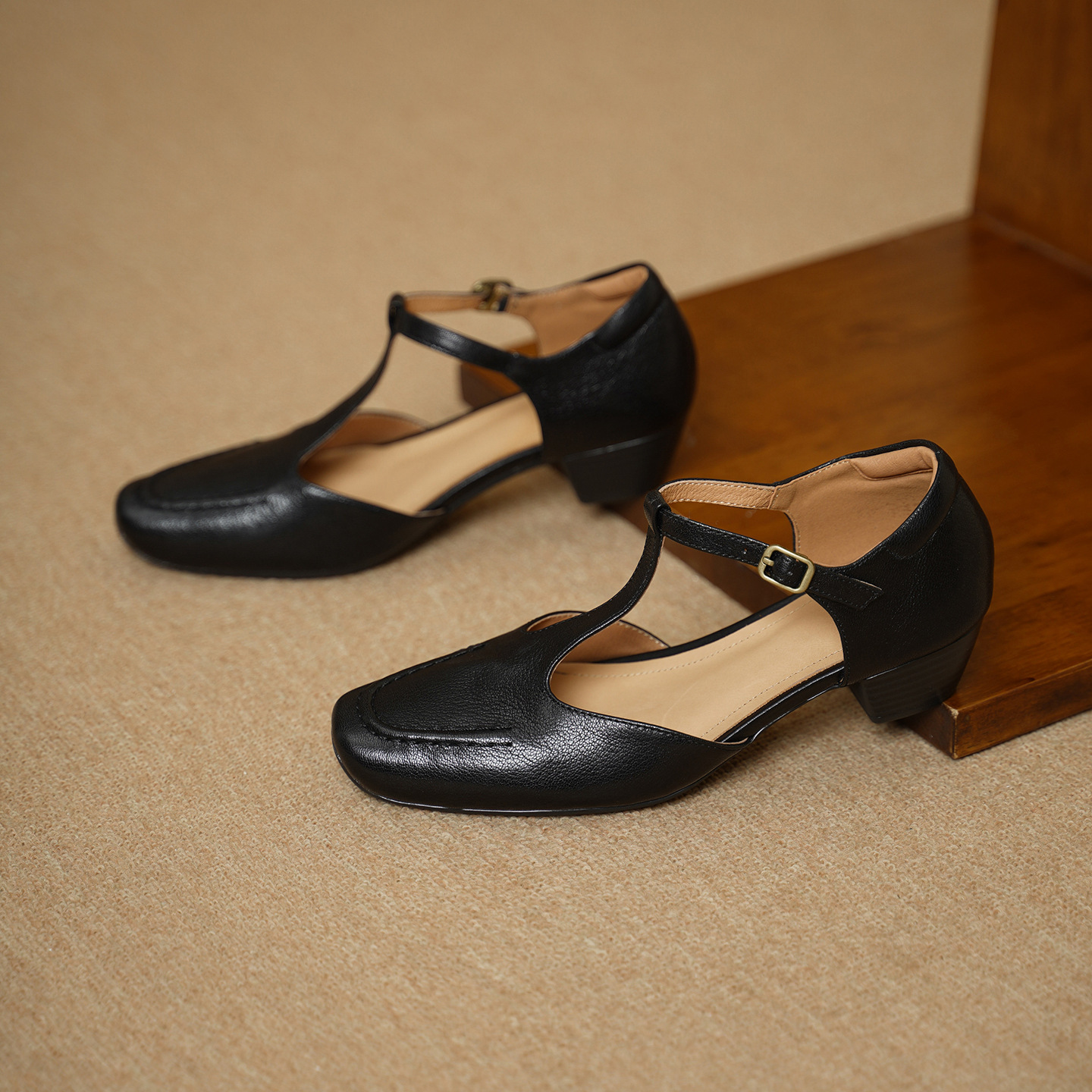 Sandal nữ cao gót mũi nhọn quai chữ T da cừu, gót 5 cm — đen