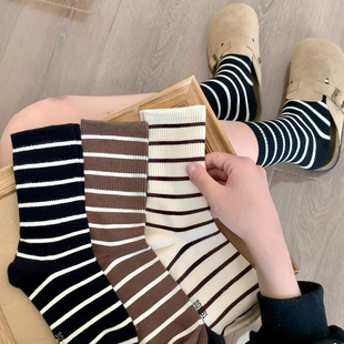 Women's striped simple high socks outer wear mid-length ins fashionable versatile black and white autumn and winter college style women's socks