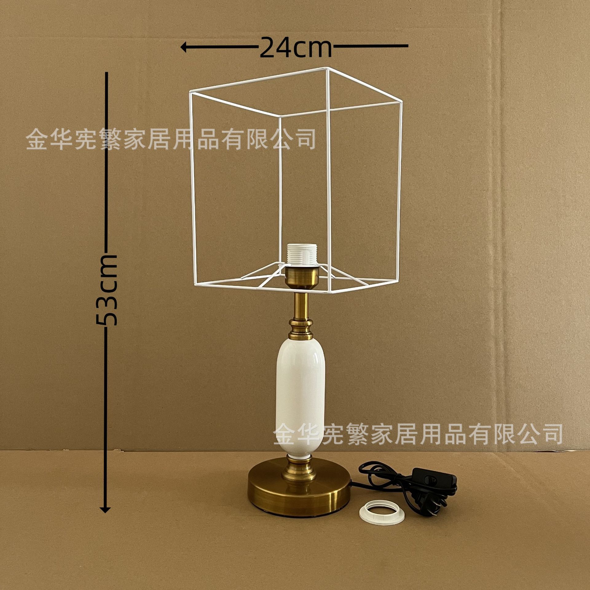 El pequeño libro rojo de estilo europeo retro recomienda la combinación de marco de hierro con base de melón de invierno de metal con botón de alambre de bricolaje para abrir