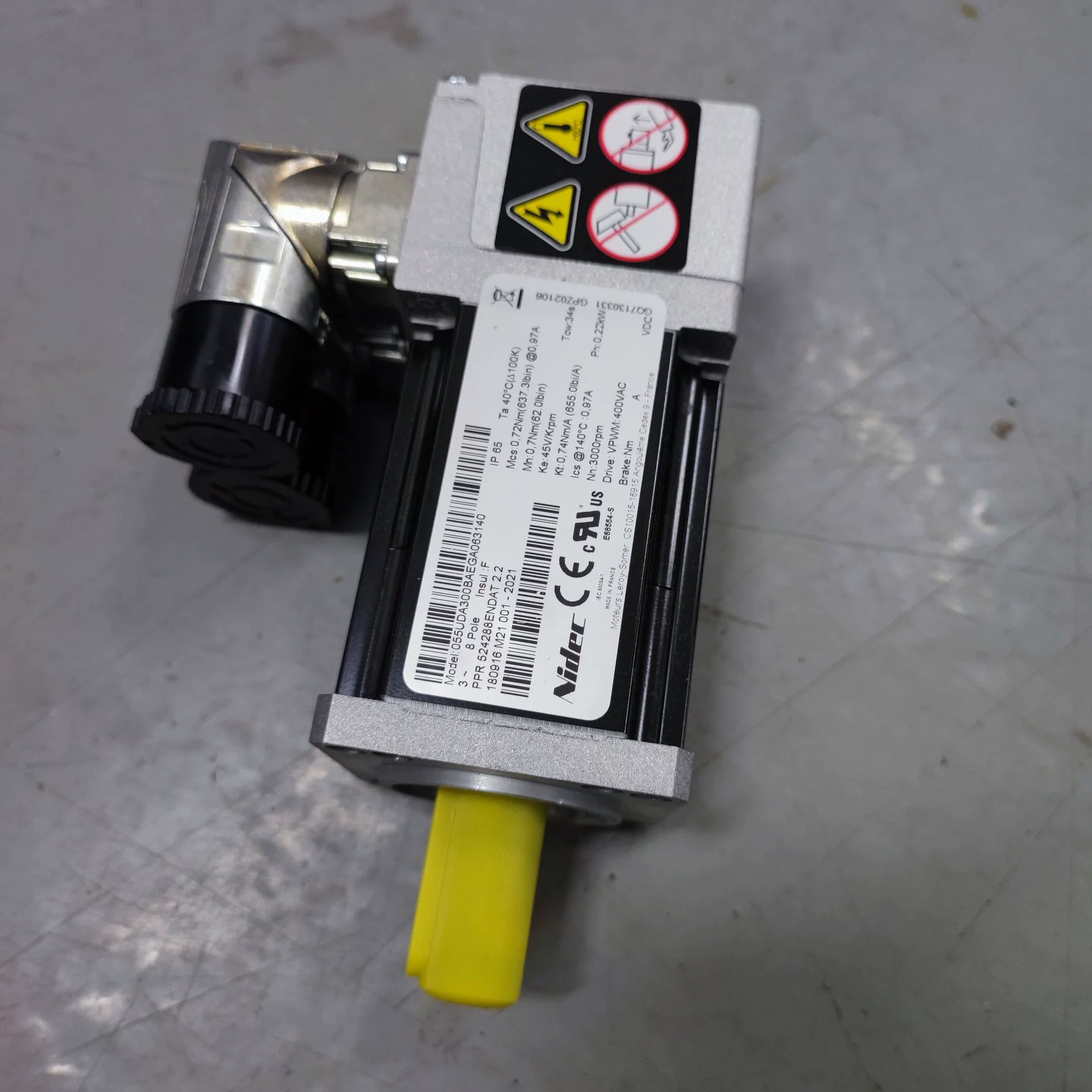 055UDA300BFEGA063140 Серводвигатель NIDEC бренд новый оригинальный импортированный