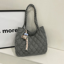 ��q������Ů��2025�¿�s��ɫ���ذ��ﶬ���������μ������