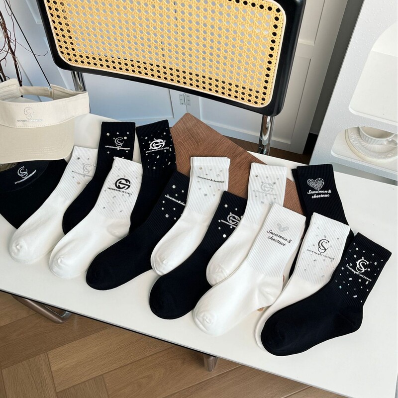 Yushan Westwood Snowman Chestnut Women's Socks Stylish Heavy-Duty Rhinestone Mid-Calf Socks New Versatile Trendy Socks