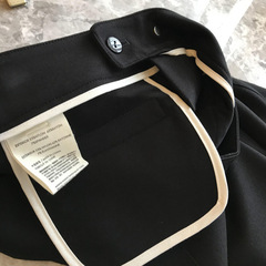 工場の品物は、草が出てきた!えっ!えっ! 通勤気質がやせて弾力性があるストレートカジュアルな黒いズボンの女性2024春