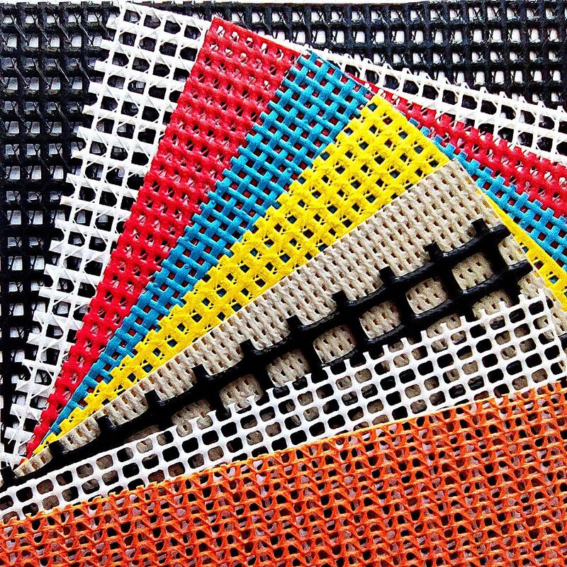 Customized Colorful Coated Pvc Mesh Mesh Mesh Breathable Eyelet Cloth for Telescopic Fence Door Curtain Hunting Tent