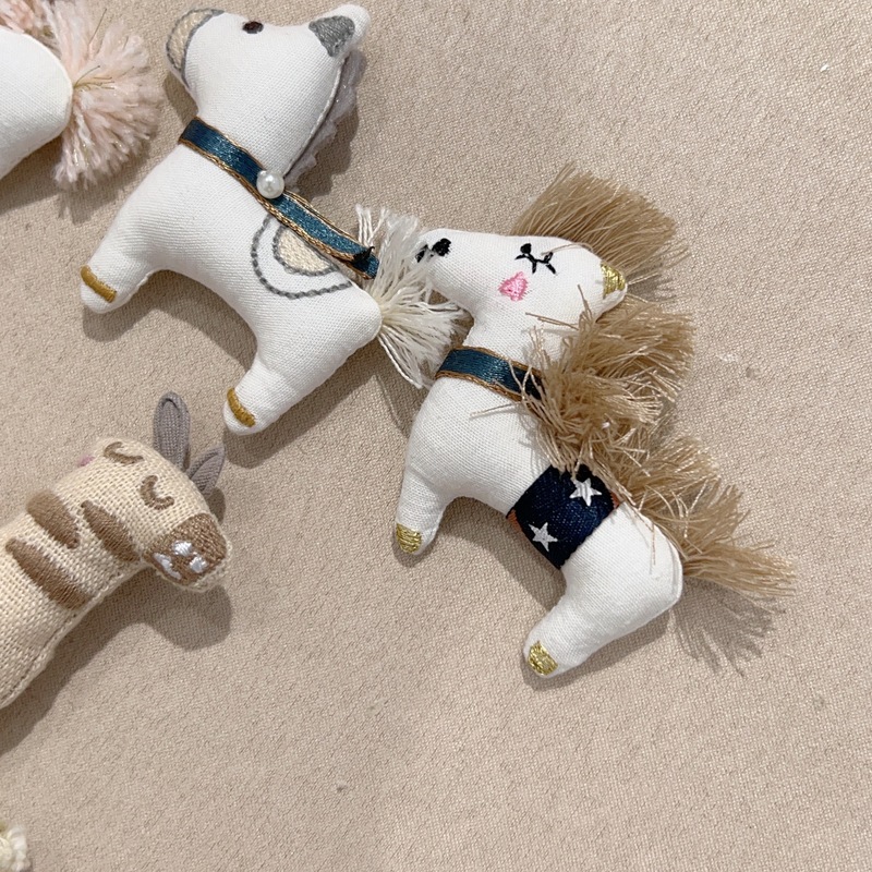 漫画ポニー充填綿ボックス装飾ペンダント手織りニットジュエリーアクセサリー三次元手作り diy アクセサリー|undefined