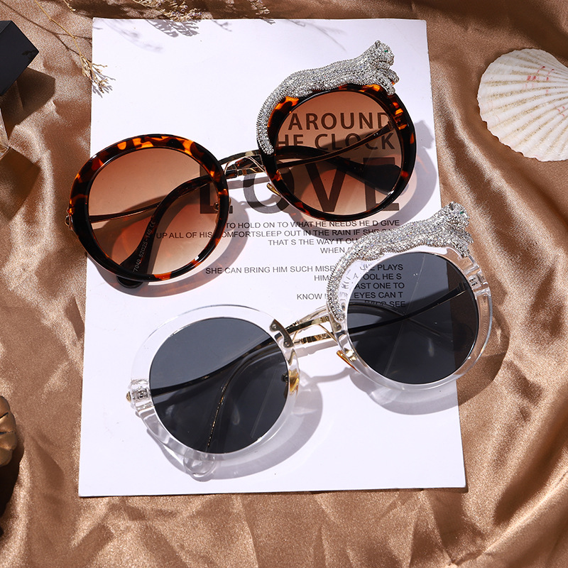 Fashion Leopard Pc Round Frame Diamond Full Frame Women's Sunglasses display picture 1