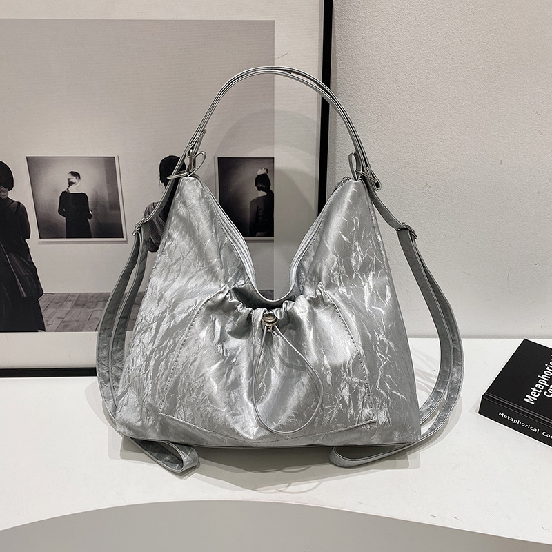 Bolsos de alta sensación de mujer 2024 nueva mochila de hombro, mochila de hombro de gran capacidad, mochila multicapacidad