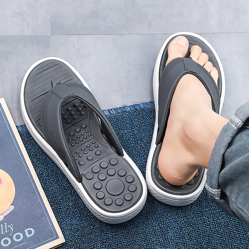 Chanclas hombre 2025 nuevo estilo verano antideslizante ropa exterior deportes playa sandalias de ocio zapatillas de masaje de fondo suave