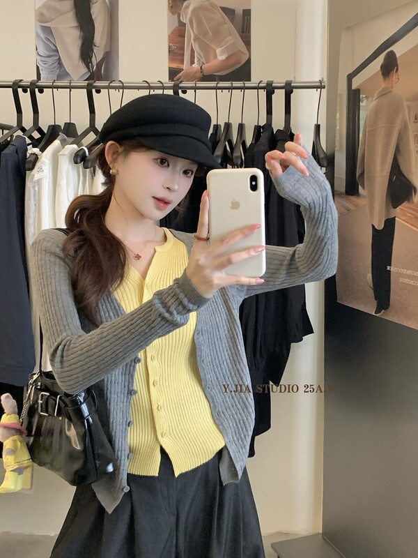 Y. JIA伊嘉秋季时尚设计感撞色拼接假两件百搭修身V领针织衫女391|undefined