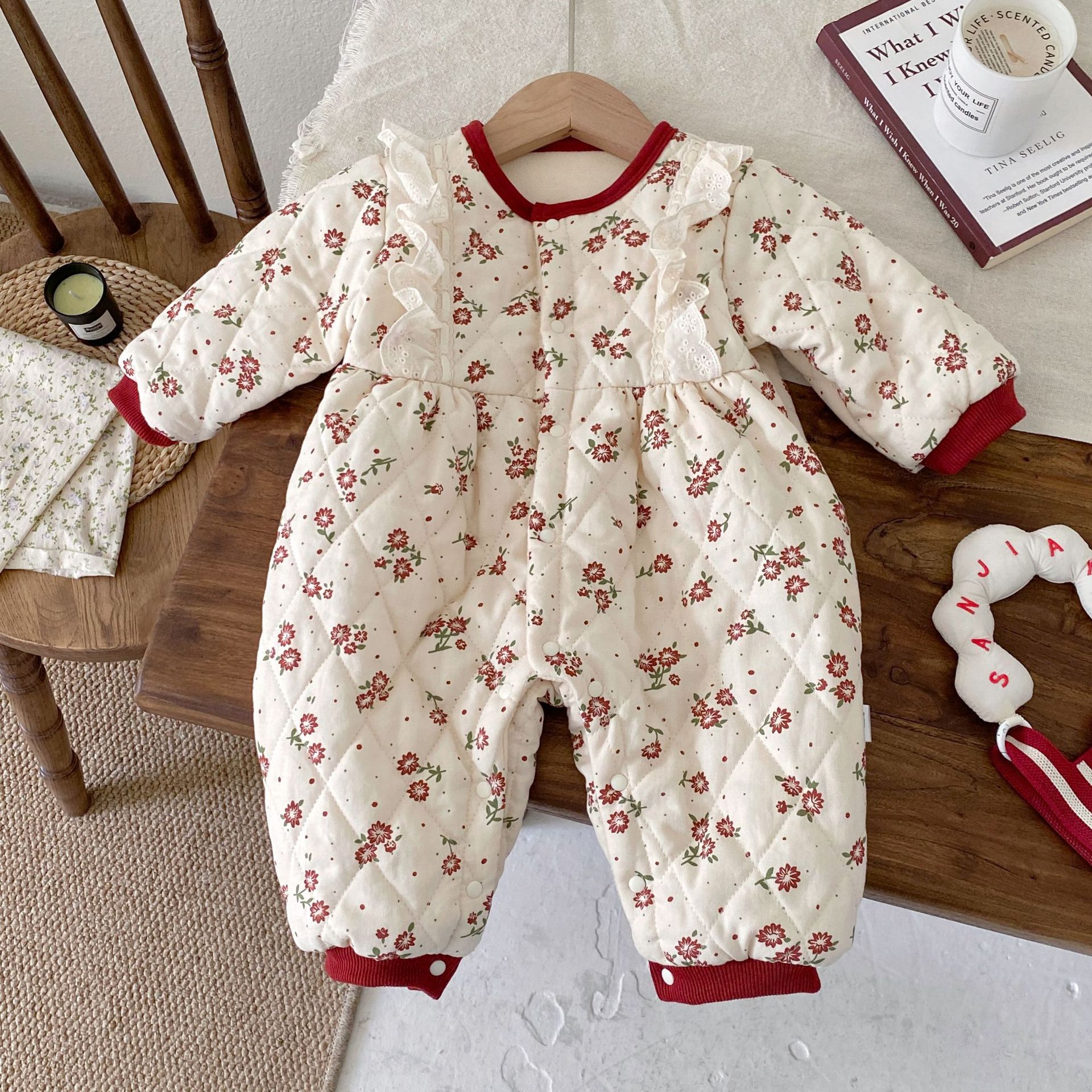 Winter New Product for Infants and Young Girls, Velvet Jumpsuit, Korean Style, Small Floral Lace Edge, Outdoor Crawling Suit