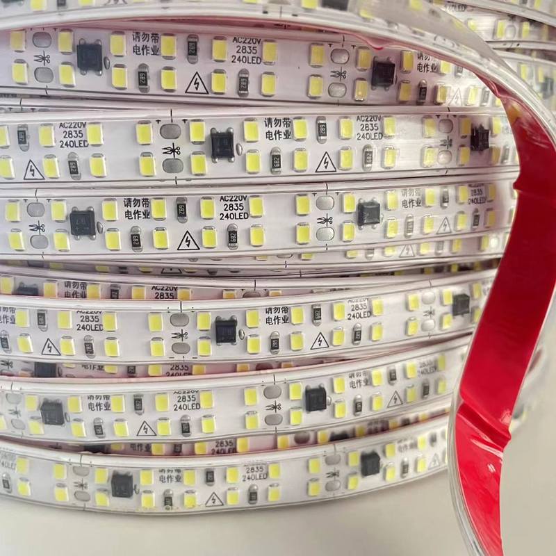 Ledライトは屋外の明るくなる工事の雰囲気を持っています。|undefined