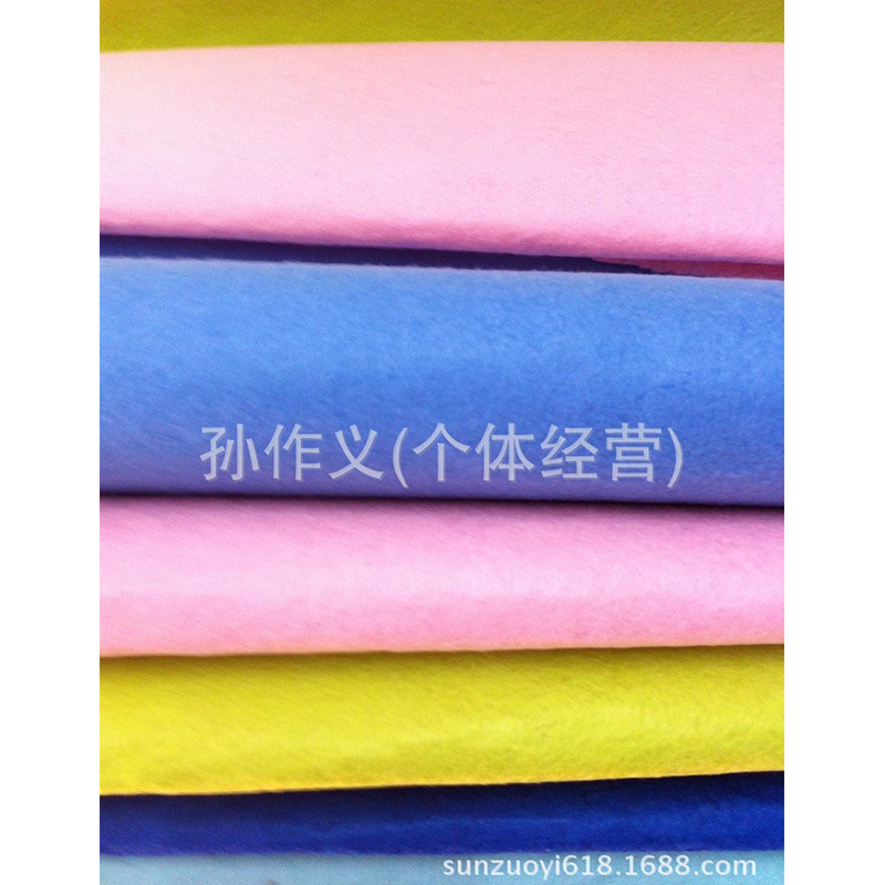 新款节日装饰婚庆无纺布 彩色针刺无纺布涤纶水刺无纺布厂家供应