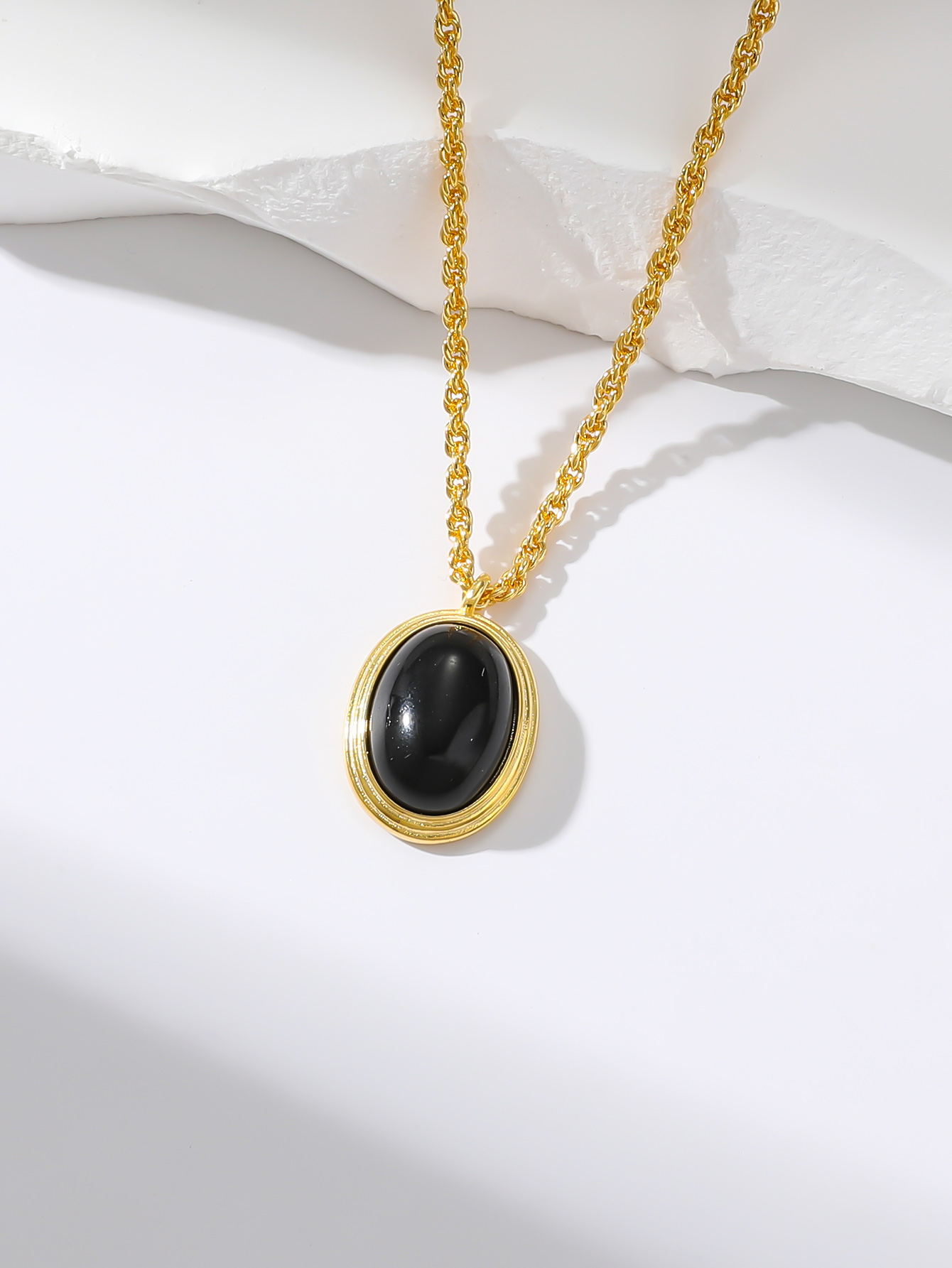Colier oval cu opal, stil cool, cu extract de praf, cu aluat prăjit și răsuciri, guler cu lanț_voghion.com