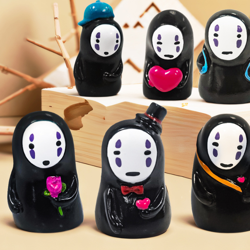 Artículos de comestibles japoneses Hayao Miyazaki lindo hombre sin rostro muebles para el hogar decoración de automóviles sala de estar decoración resina artesanías al por mayor