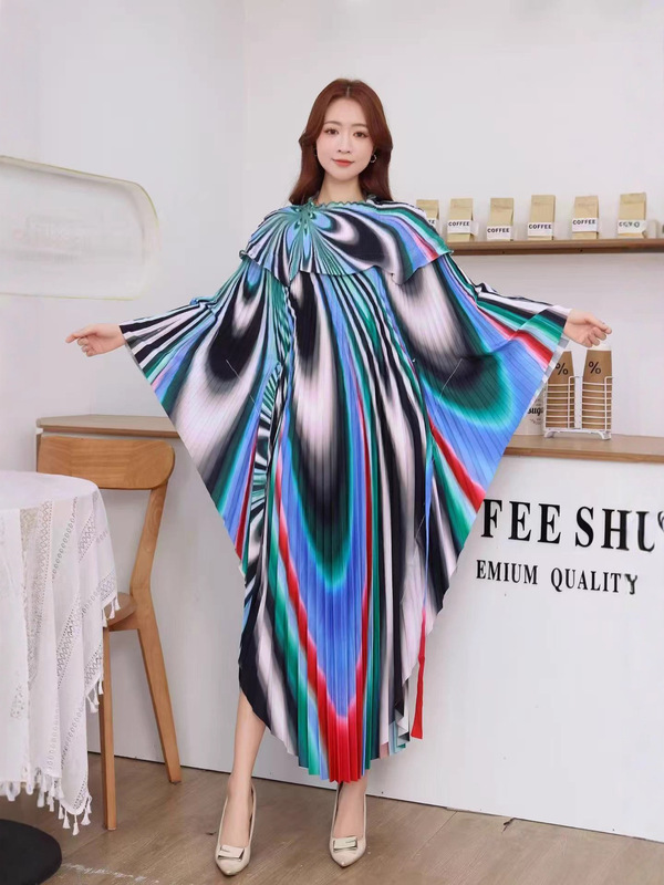 三宅蝙蝠袖连衣裙女春秋日系和服高级感褶皱洋气大码印花V领长裙|undefined