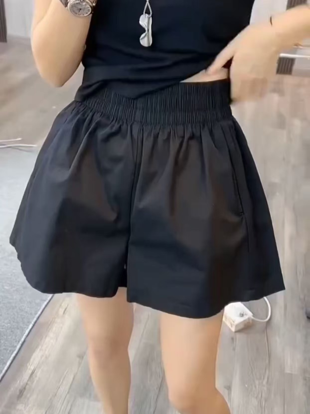 검은색