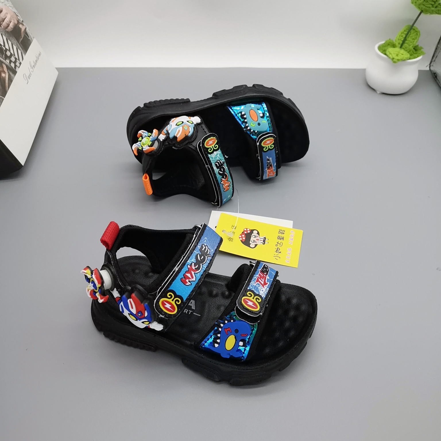 Sandalias de verano de 1 a 3 años Sandalias de fondo ligero para niños Zapatos de playa para niños Sandalias para niños Sandalias para bebés Zapatos para niños