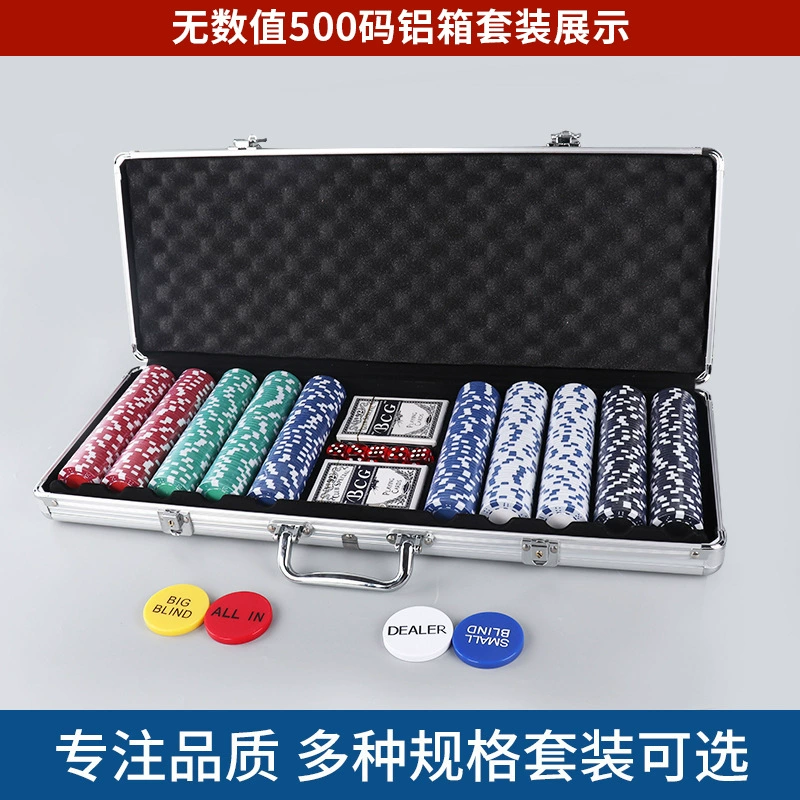 Многочисленные алюминиевые коробки счет 500 штук монет чип Texas Holdem чипы карточная колода и пирамидальная комната маджонг