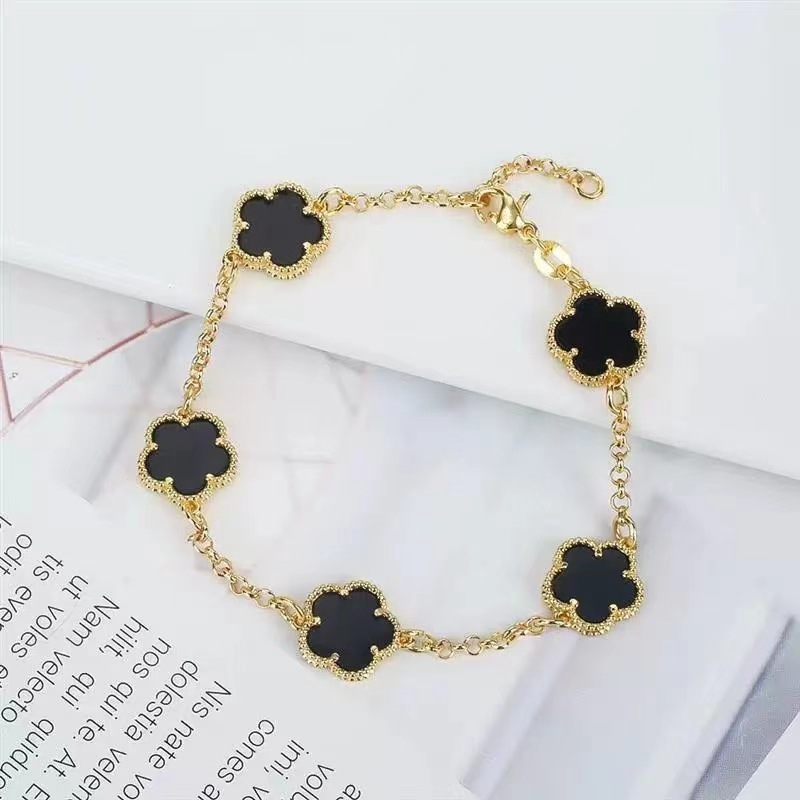 European and American cross-border popular lucky five-leaf flower bracelet fashion light luxury five-flower lucky shell bracelet factory direct sales