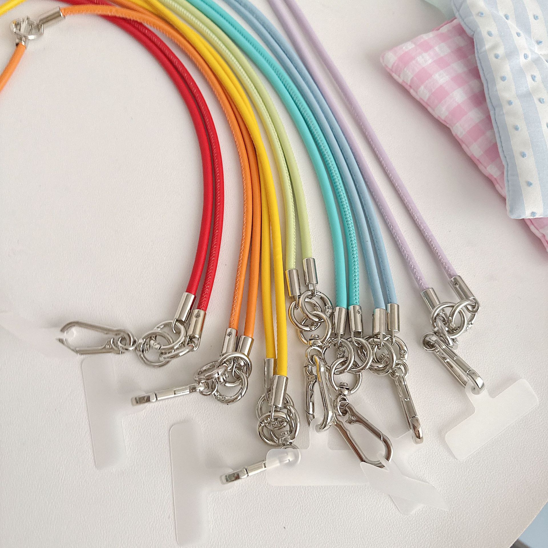 Cordón de teléfono móvil de alta gama hecho a mano boutique Cordón de cuero ins Cadena larga y corta Cordón de teléfono móvil de moda Cordón de mensajero largo y corto