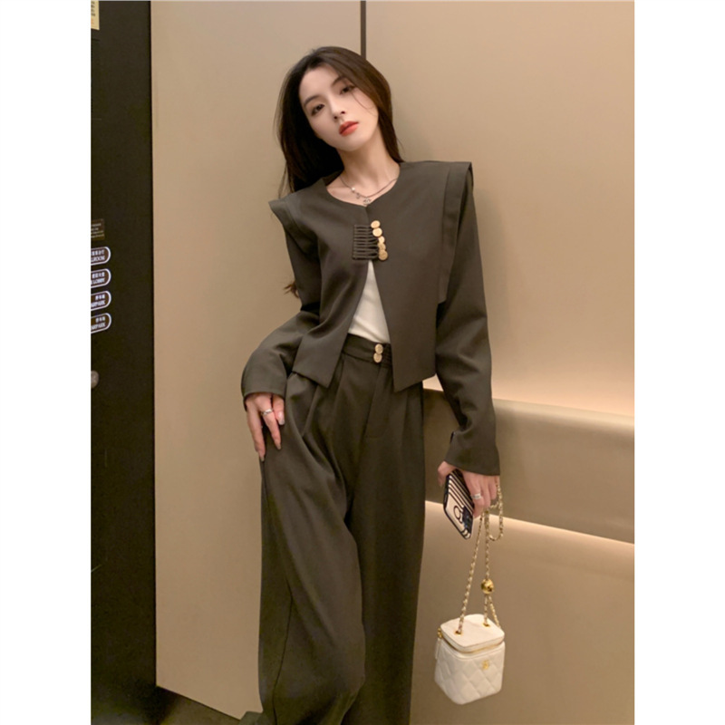 深圳南油早秋穿搭套装女时尚高级感休闲运动风chic阔腿裤两件套|undefined