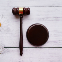 実木ハンマー裁判官ハンマーオークションハンマー法ハンマー裁判所法廷ハンマー道具マッサージハンマー子供が周玩具をつかむ