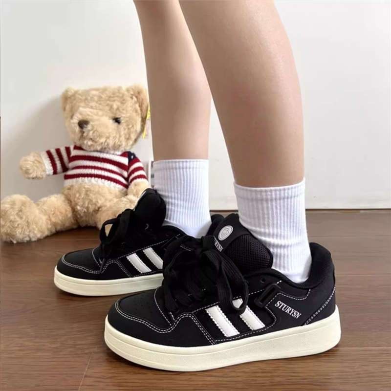 Zapatos de skate femeninos negros de dos barras con suela gruesa ocio 2026 nuevos estudiantes de primavera y otoño con suela suave zapatos de la universidad de cabeza redonda