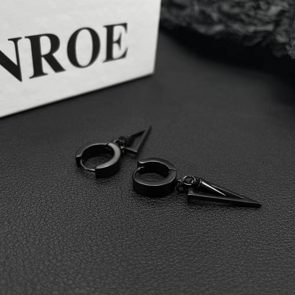 Boucles d'oreilles triangulaires tendance pour hommes, style punk minimaliste, en acier titane résistant à la décoloration, boucles d'oreilles pendantes uniques et polyvalentes_voghion.com