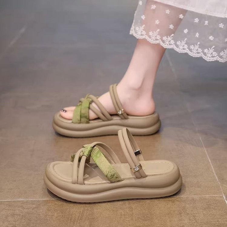 2026 nuevo estilo de moda versátil dos sandalias casuales ligeras y cómodas zapatillas para mujeres
