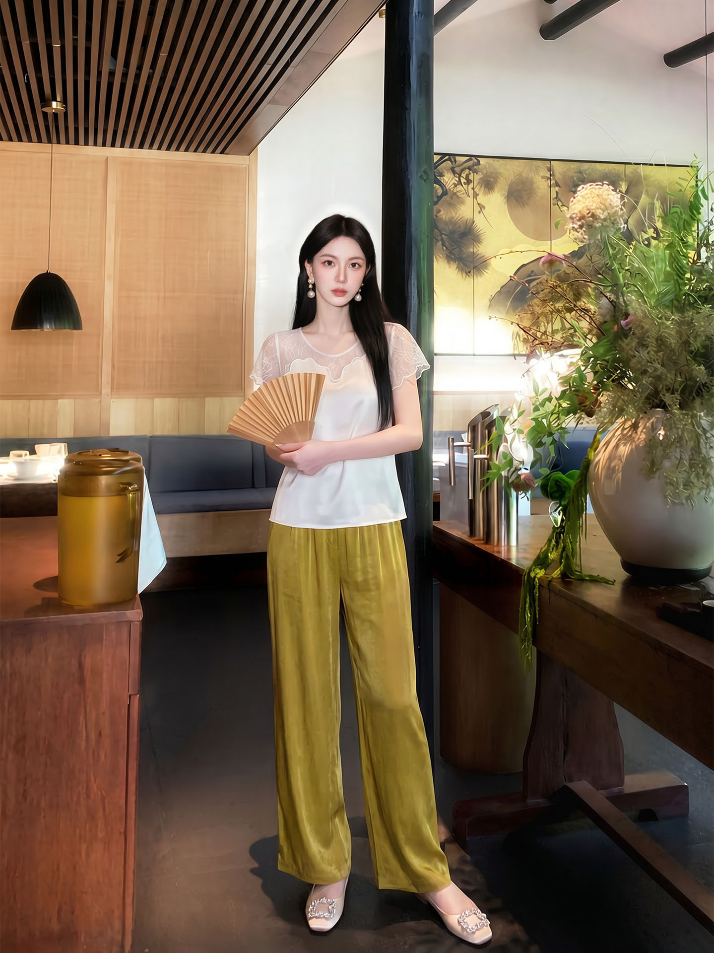 Áo sơ mi nữ cổ V ren hoa thêu phong cách Trung Quốc mới — Đen cao cấp, màu trắng ngà