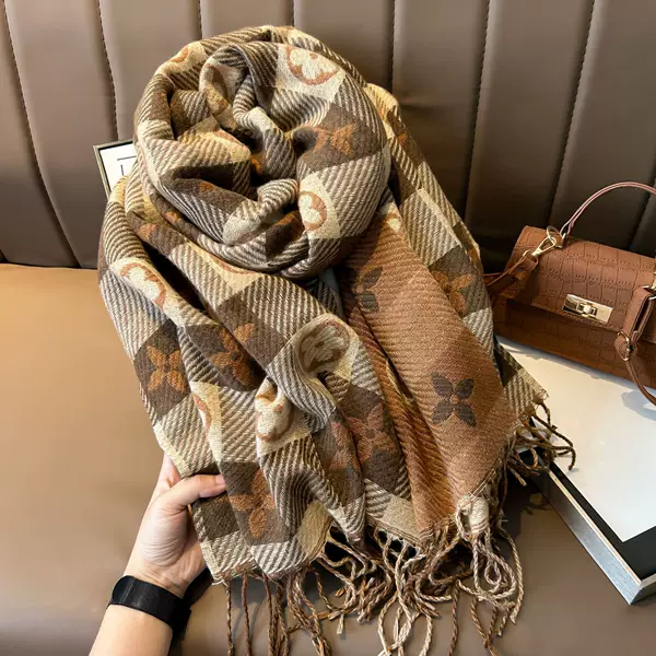 Autumn and Winter New Style Faux Cashmere Double-Sided Heart Plaid Scarf for Women, Versatile and Warm, Popular Letter Tassel Shawl and Neck Warmer