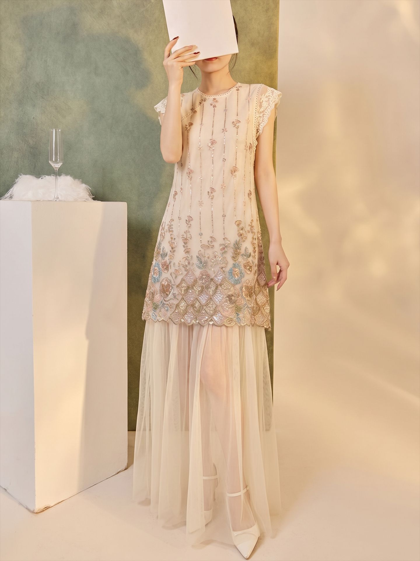 Váy dài ren hai lớp tay áo lưới đính sequin thêu giả — Hồng Hạnh