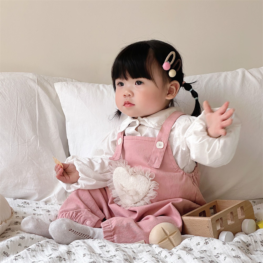 Ropa para niños coreanos 2024 ropa de primavera para bebés, traje de bebé femenino, camisa en relieve, mono de amor, traje de dos piezas