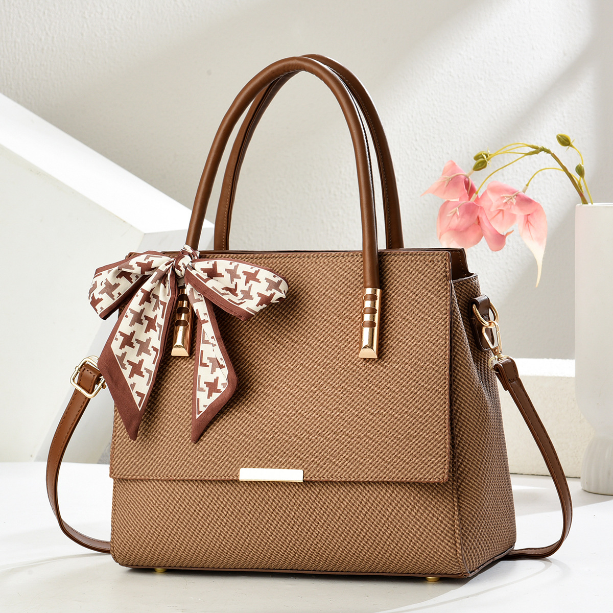 Bolsos de mujer 2025 nuevos bolsos de moda estereotipados de mujer Dulces señoras bolsos de mensajero fábrica de bolsos de hombro