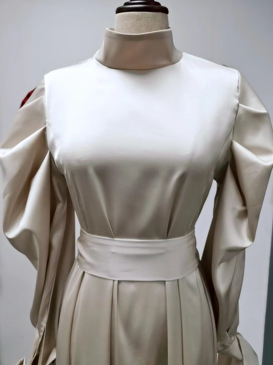 Damenbekleidung neues Modell Stehkragen Satinkleid_voghion.com