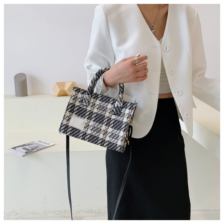 La Moda Retro De Un Solo Hombro Messenger Plaid Tote Bag Wholesale Nihaojewelry display picture 5