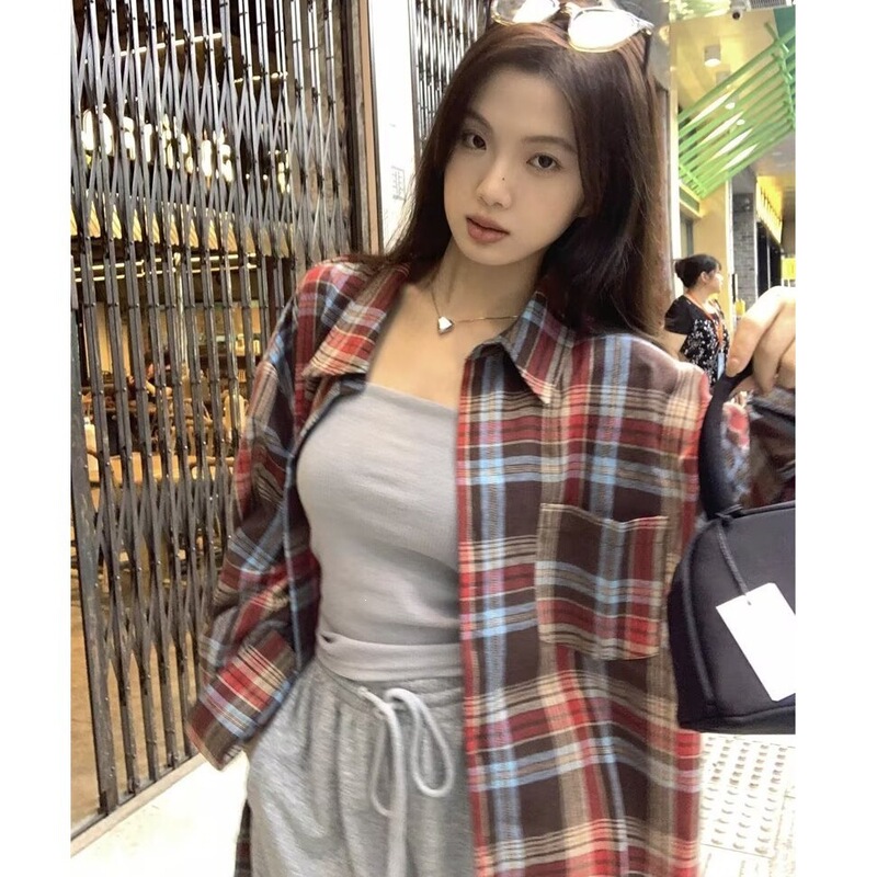 Retro Red Plaid Casual Shirt for Men and Women, Suitable for Spring and Autumn Layering, Loose Fit, Versatile Style, Slimming Effect, Petite Size Shirt Jacket
