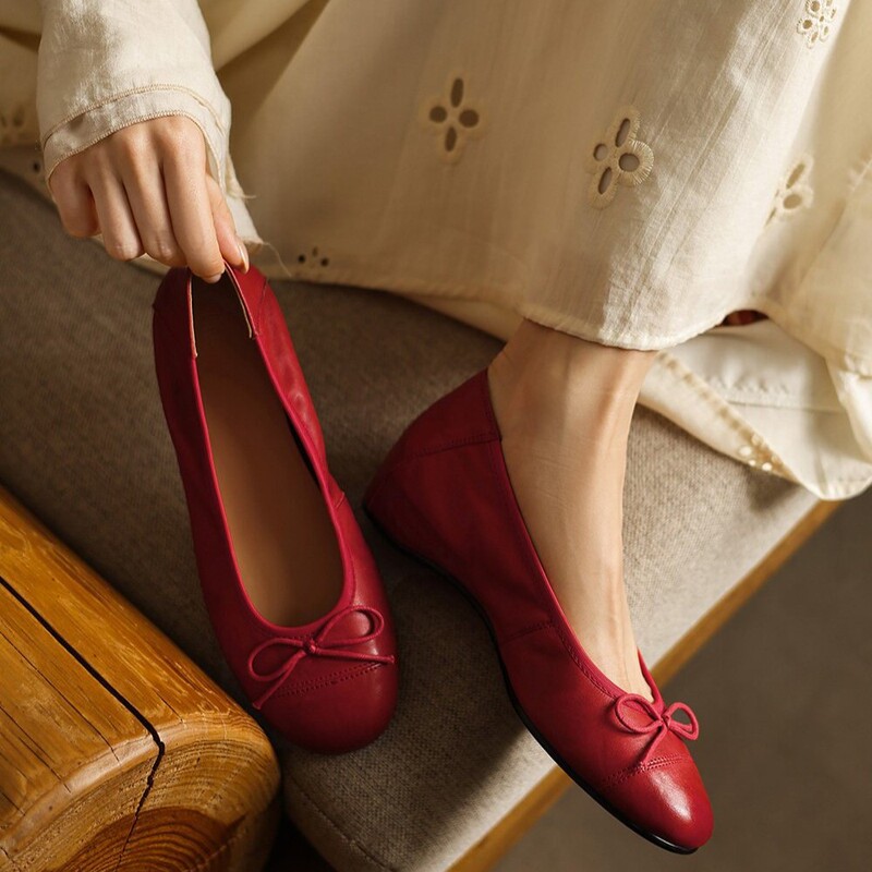 French-style sheepskin sweet and elegant casual ballet flats for women, comfortable and soft, perfect for spring and summer, versatile and with a hidden heel French-style sheepskin sweet and elegant casual ballet flats for women, comfortable and soft, perfect for spring and summer, versatile and with a hidden heel