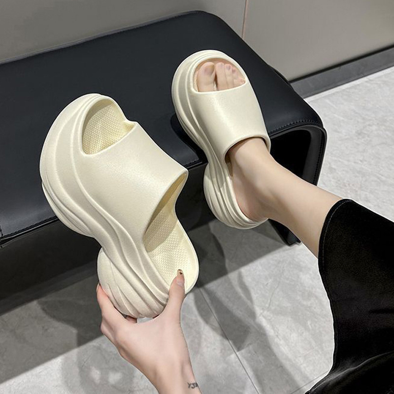 Thick-Soled Women's Sandals for Outdoor Wear, Non-Slip, Simple High-Heeled, Odor-Resistant, Beach and Seaside Height-Increasing Sandals, Wholesale in Stock