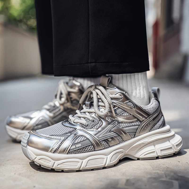 Suela gruesa de malla transpirable para aumentar los zapatos de papá de moda verano nuevo estilo de alta gama versión coreana de los zapatos de moda casuales calientes