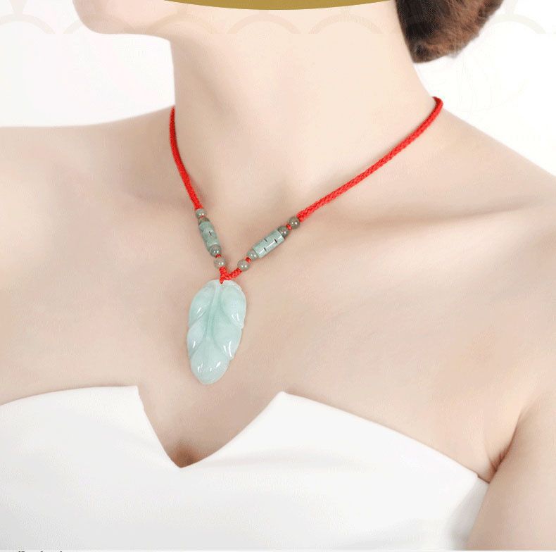 Mặt dây chuyền ngọc bích tự nhiên hình lá cành vàng – dây chuyền nữ phong thủy chi tiết 3