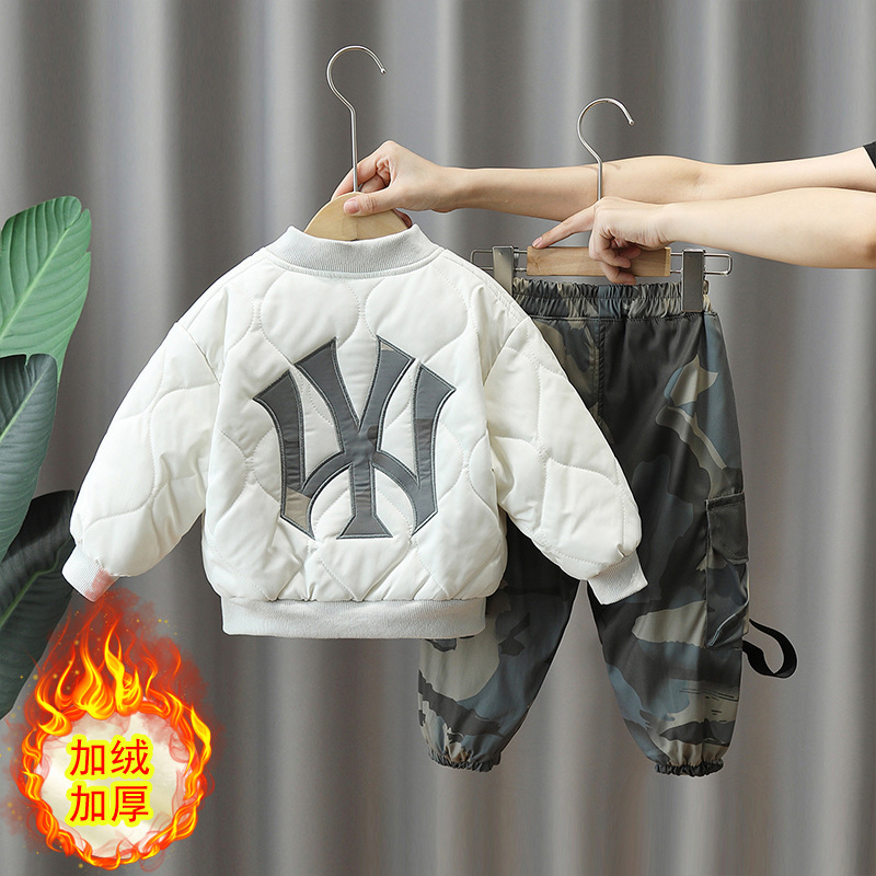 6436 Traje deportivo para niños Ropa de otoño e invierno 2025 Nuevo traje de dos piezas para niños pequeños y medianos