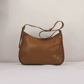 化妆包;女士斜挎包;休闲背包