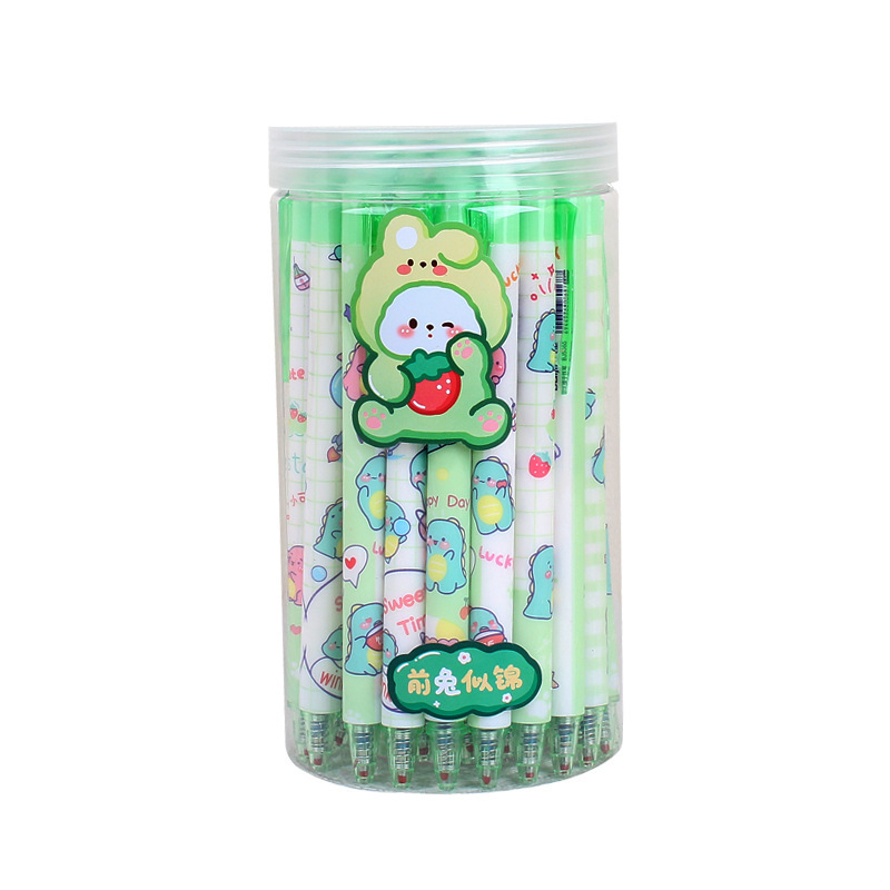 複数のバケツに入ってペンを拭くことができます。かわいい高颜値小学生の摩易は中性ペンを押します。