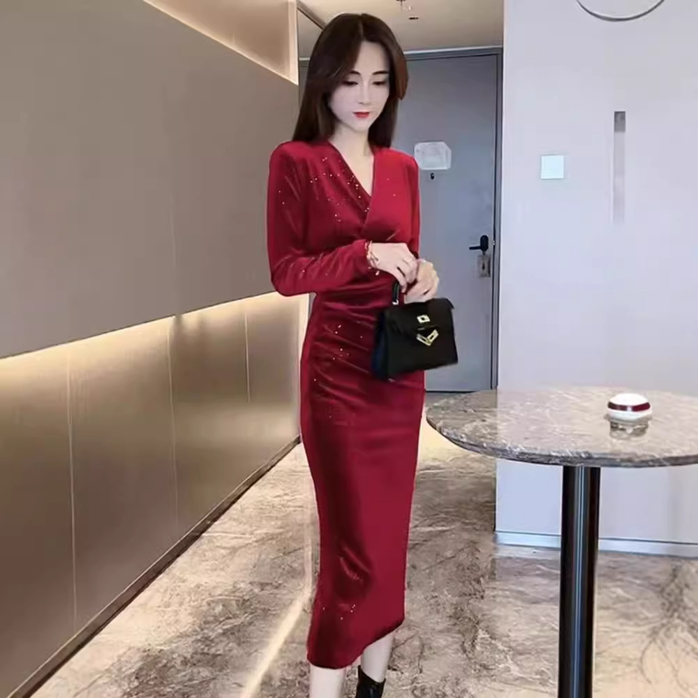 빈티지 V 넥 벨벳 스타 원피스 여성 가을과 겨울 새로운 우아한 허리 슬리밍 스플릿 힙 롱 스커트
